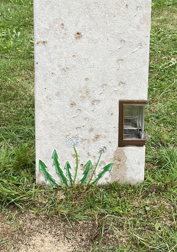 G 552 Urnengrabstein Pusteblume – Bild 6
