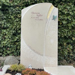 H424E besonders schöner Design Grabstein Einzelgrabstein Schmetterling