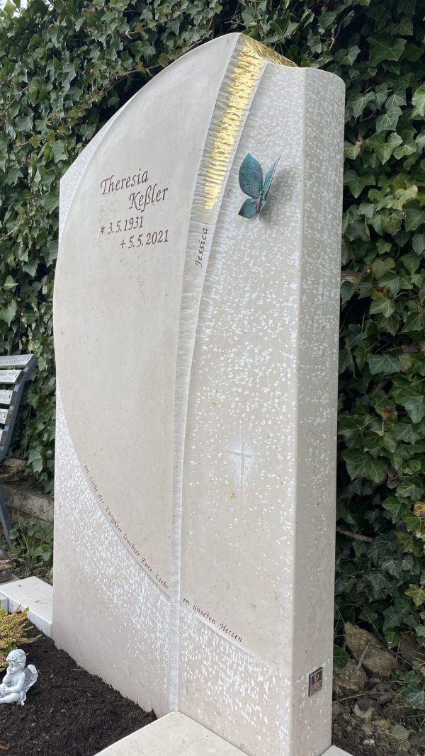 H424E besonders schöner Design Grabstein Einzelgrabstein Schmetterling – Bild 6