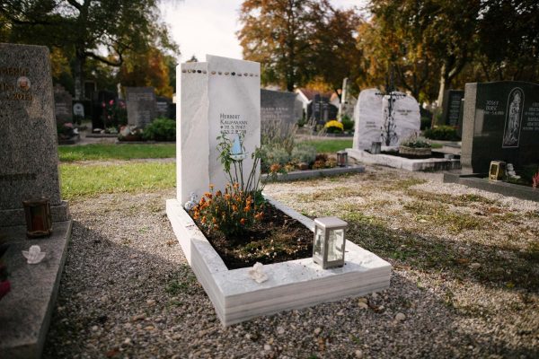 G183 Besonders schöner Grabstein Kiesel – Bild 5