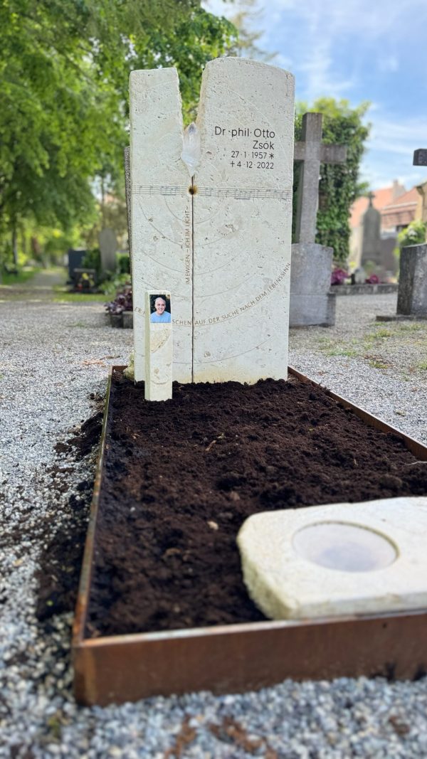 H420 Einzelgrabstein Musik Noten – Bild 7