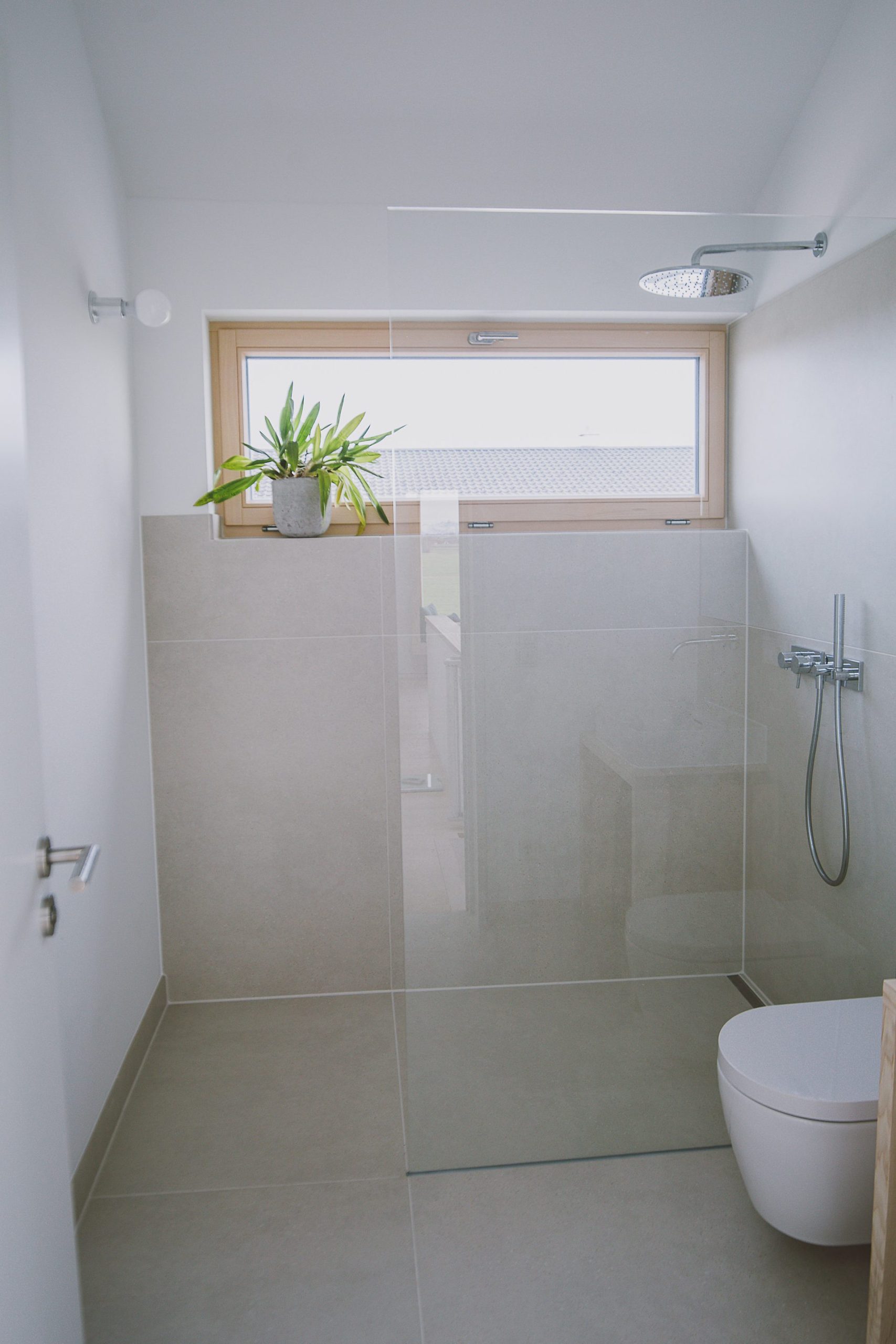 Wohnhaus Ostallgäu — Naturstein Badezimmer — STOI Steinmetzwerkstatt