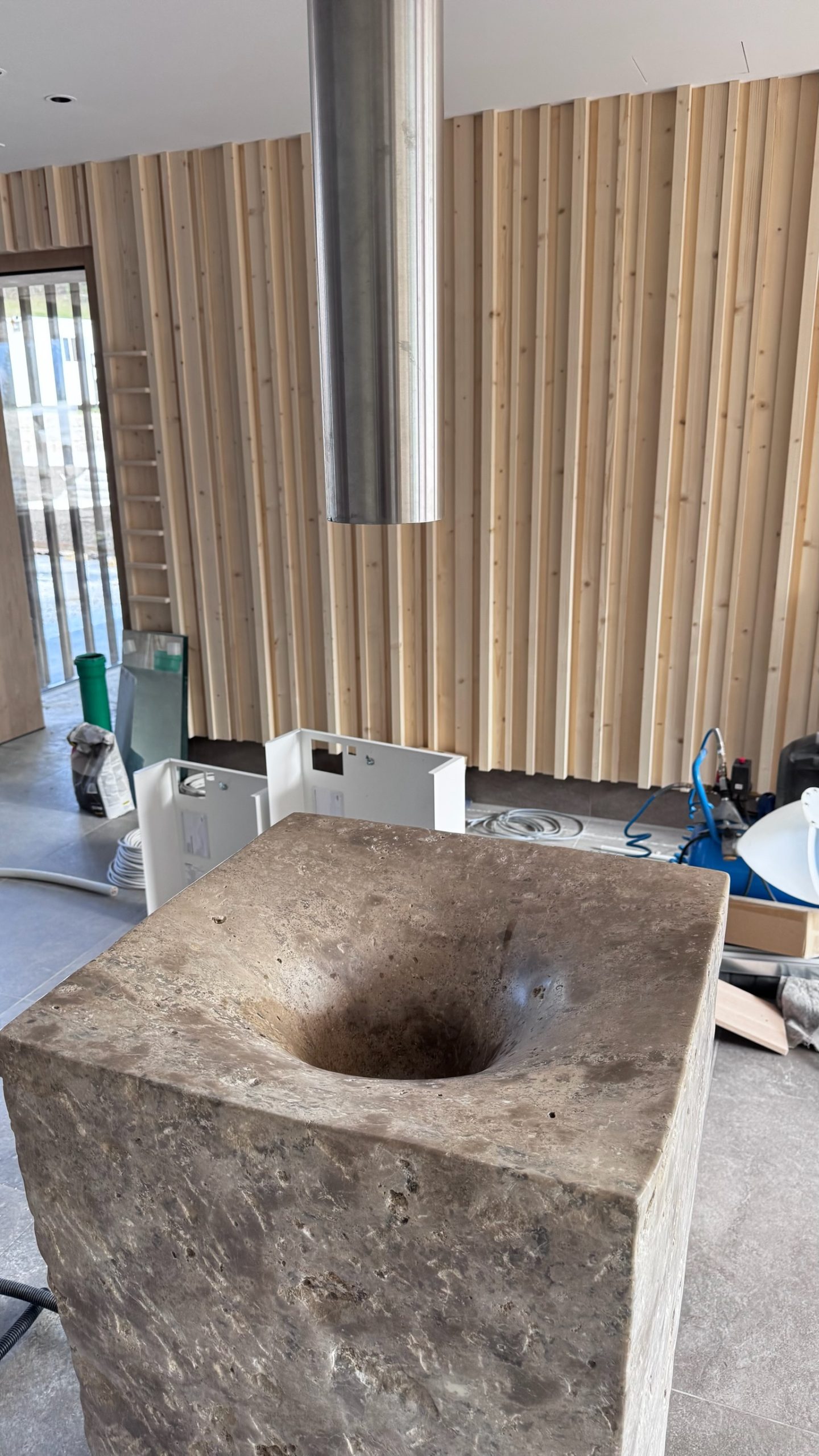 Making-of Schlossanger Alp Eisspender — fertig Draufsicht Spa Wellnessraum STOI