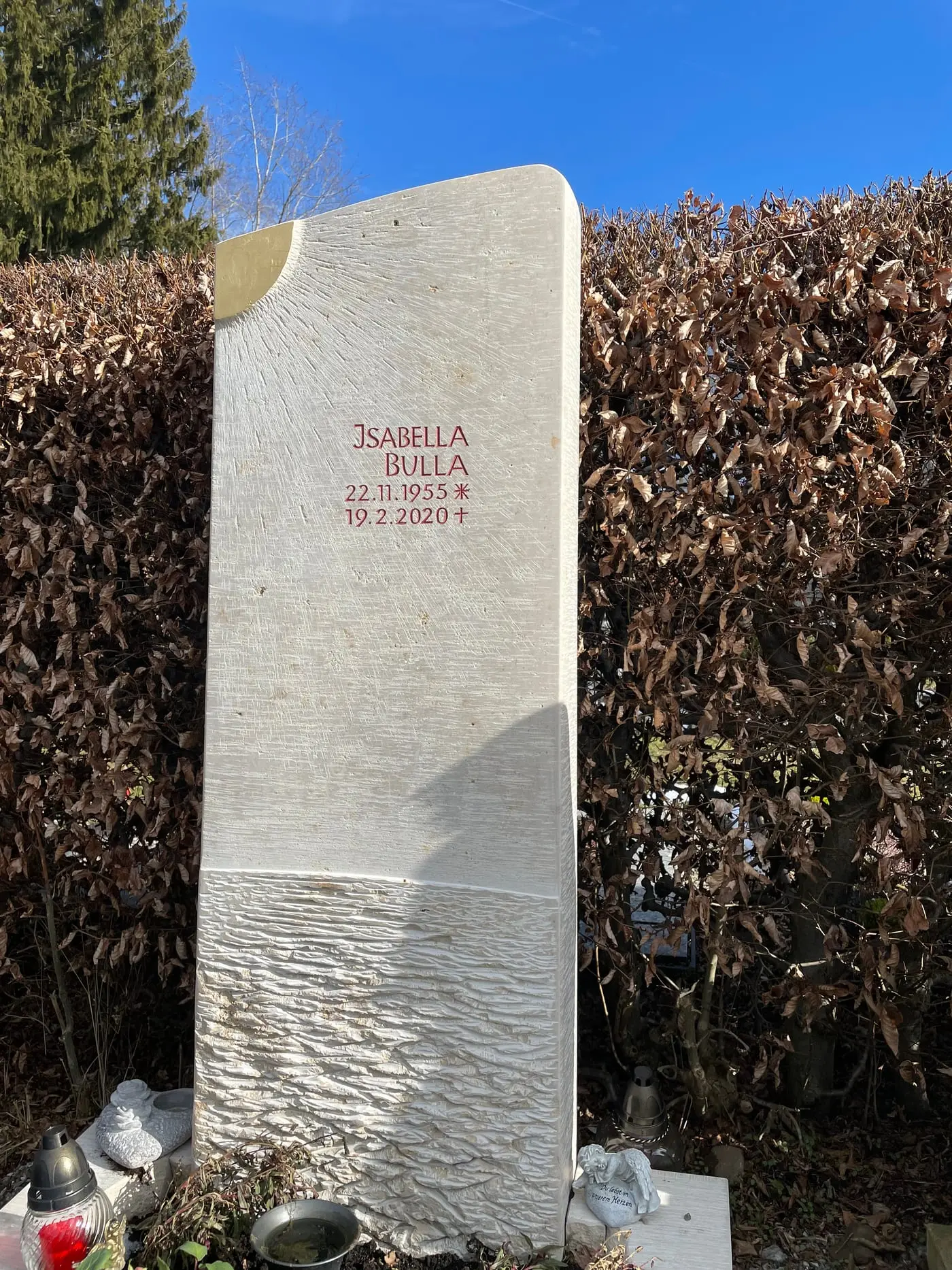 Grabstein mit handgemaltem Sonnen- und Wassermotiv – Ansicht 4