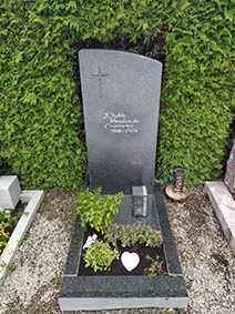 P 344 | Polierter Grabstein | Steinmetzwerkstatt Kempten Allgäu
