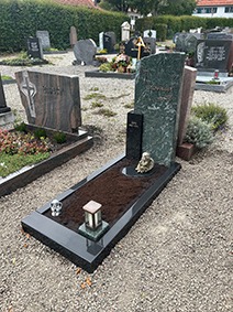 P 345 | Polierter Grabstein | Steinmetzwerkstatt Kempten Allgäu